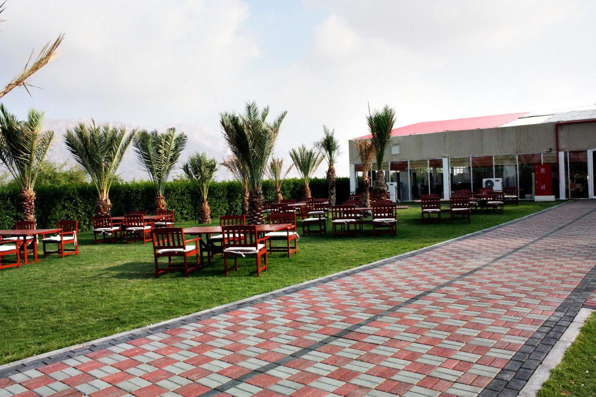 One To One Hotel & Resort Ain Al Faida Аль-Айн Экстерьер фото