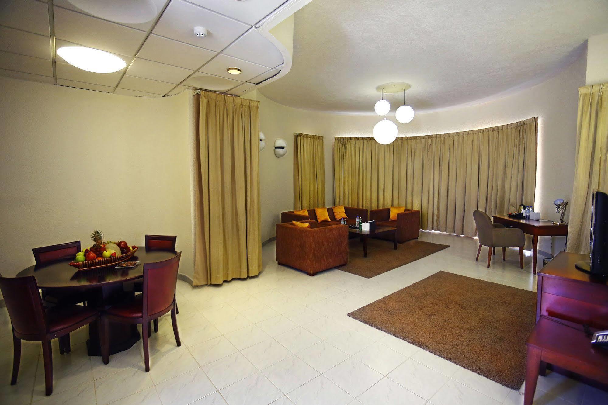 One To One Hotel & Resort Ain Al Faida Аль-Айн Экстерьер фото
