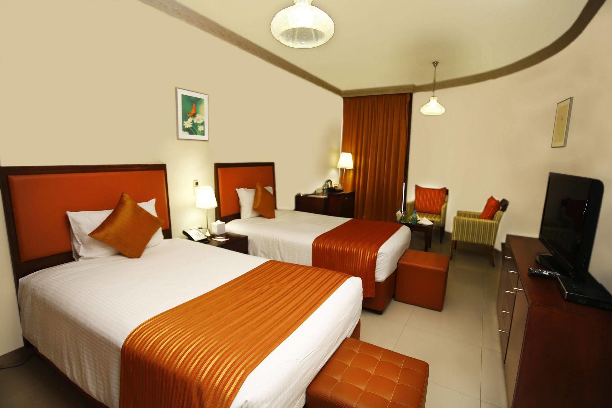 One To One Hotel & Resort Ain Al Faida Аль-Айн Экстерьер фото